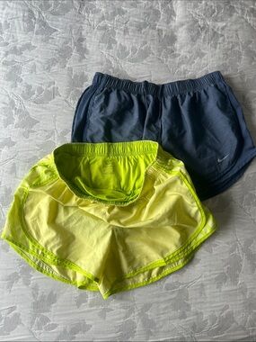 Nike Women's Athletic Shorts — Neon Yellow and Navy Sz L